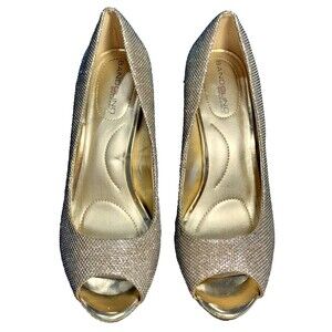 Bandolino Footwear Womens Supermodel Pump | Gold Glamour | 7.5 M